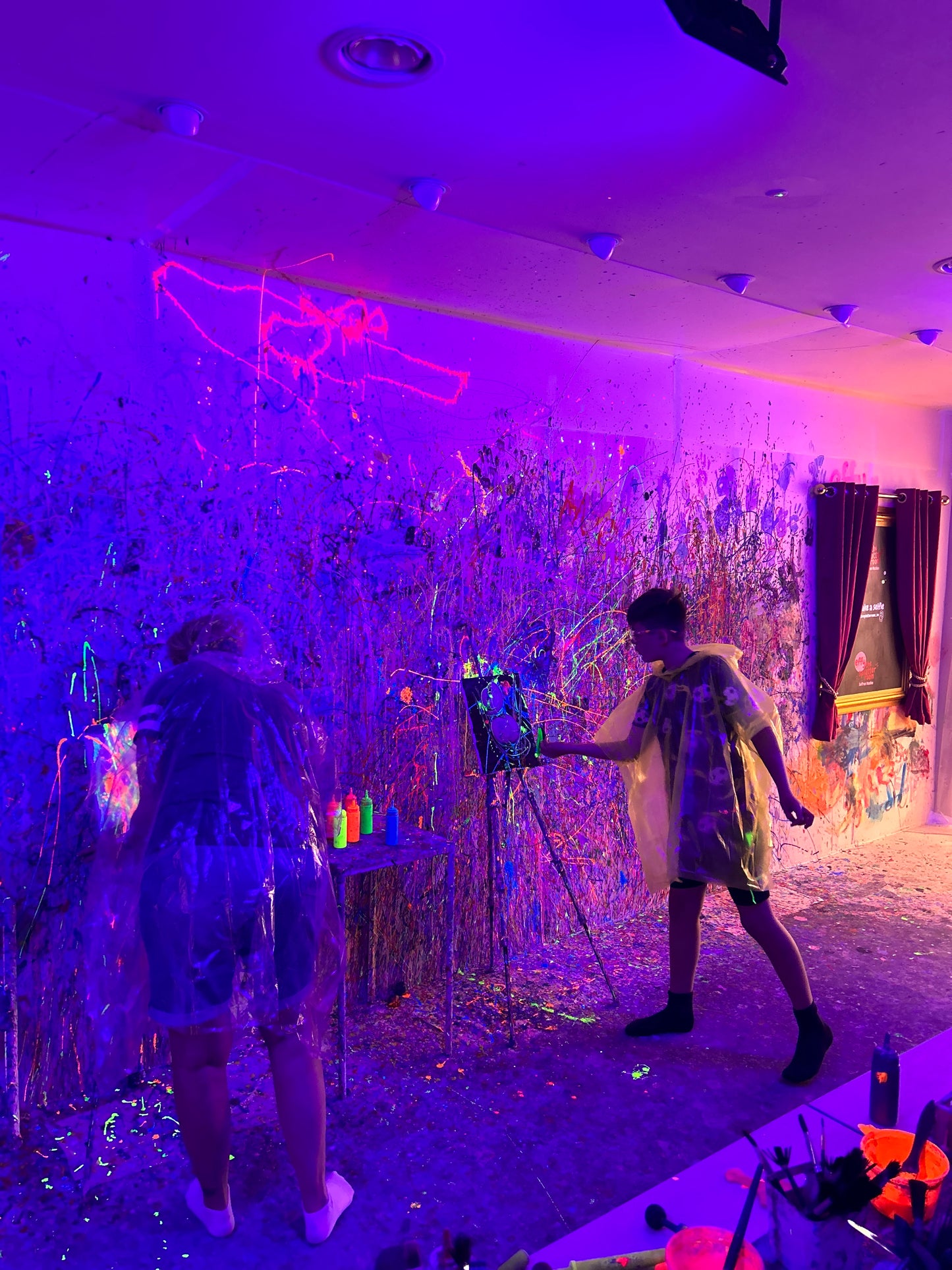 The Splatter Room - Neon Night (8+)